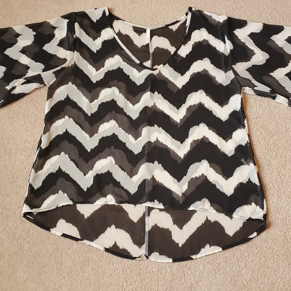Sage brand chevron print sheer blouse size Medium - Picture 7 of 11